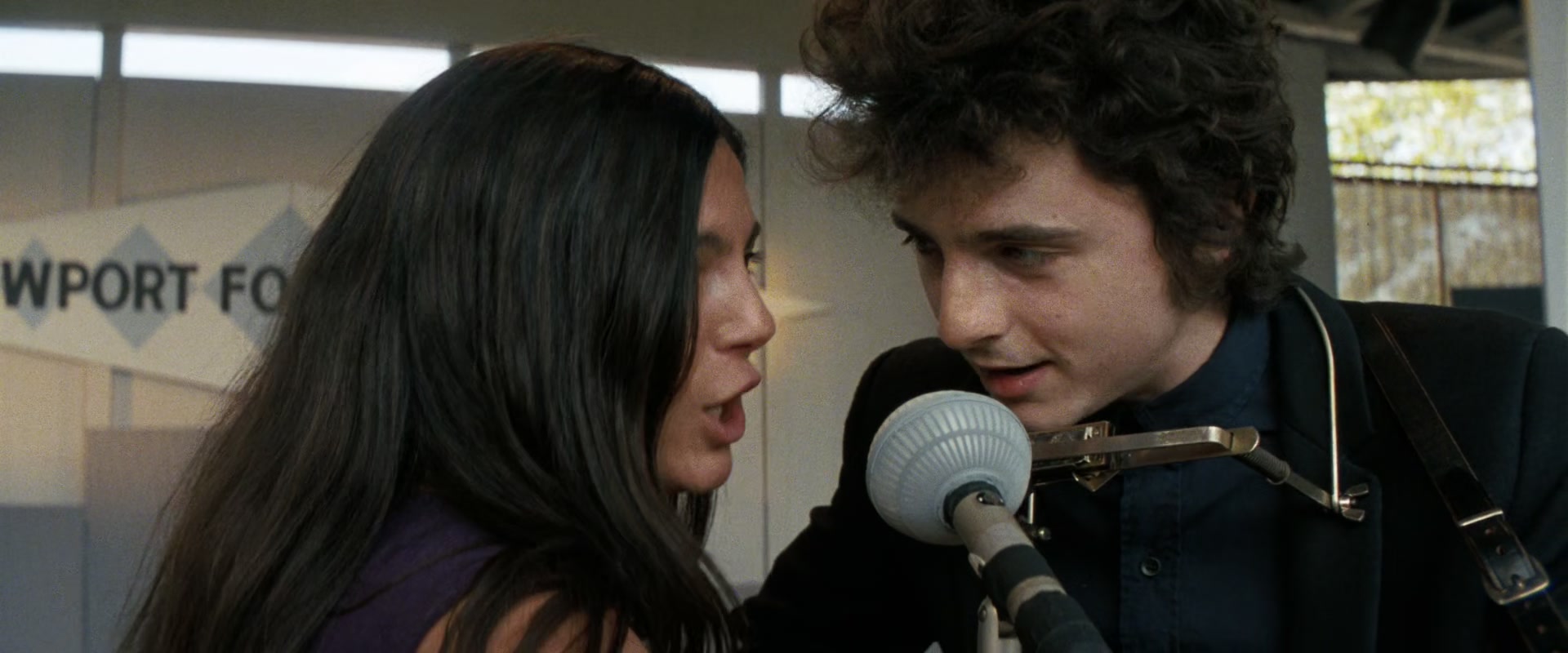 A_Complete_Unknown_2024_1080p_015000.jpg