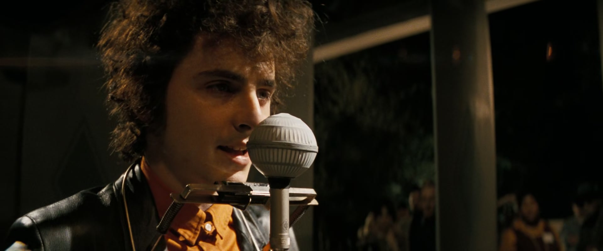 A_Complete_Unknown_2024_1080p_017202.jpg
