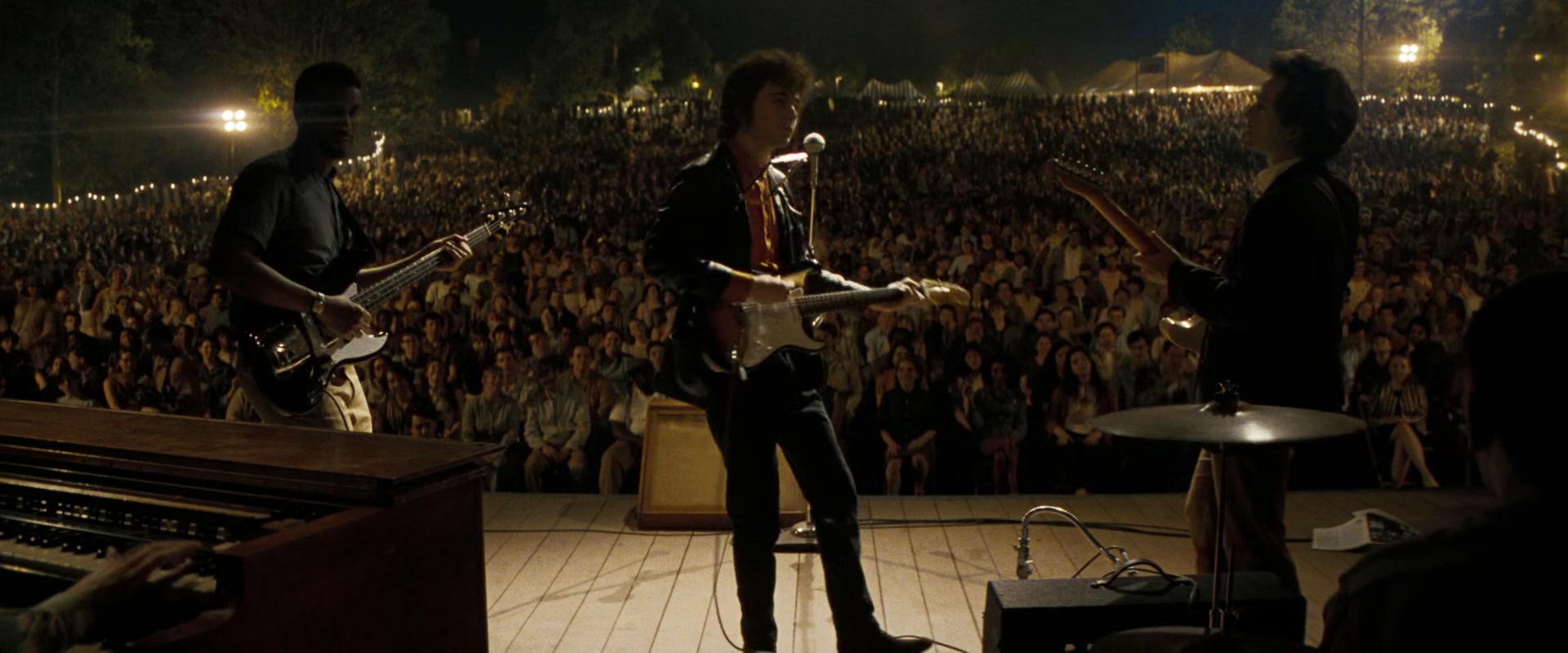 A_Complete_Unknown_2024_1080p_017772.jpg