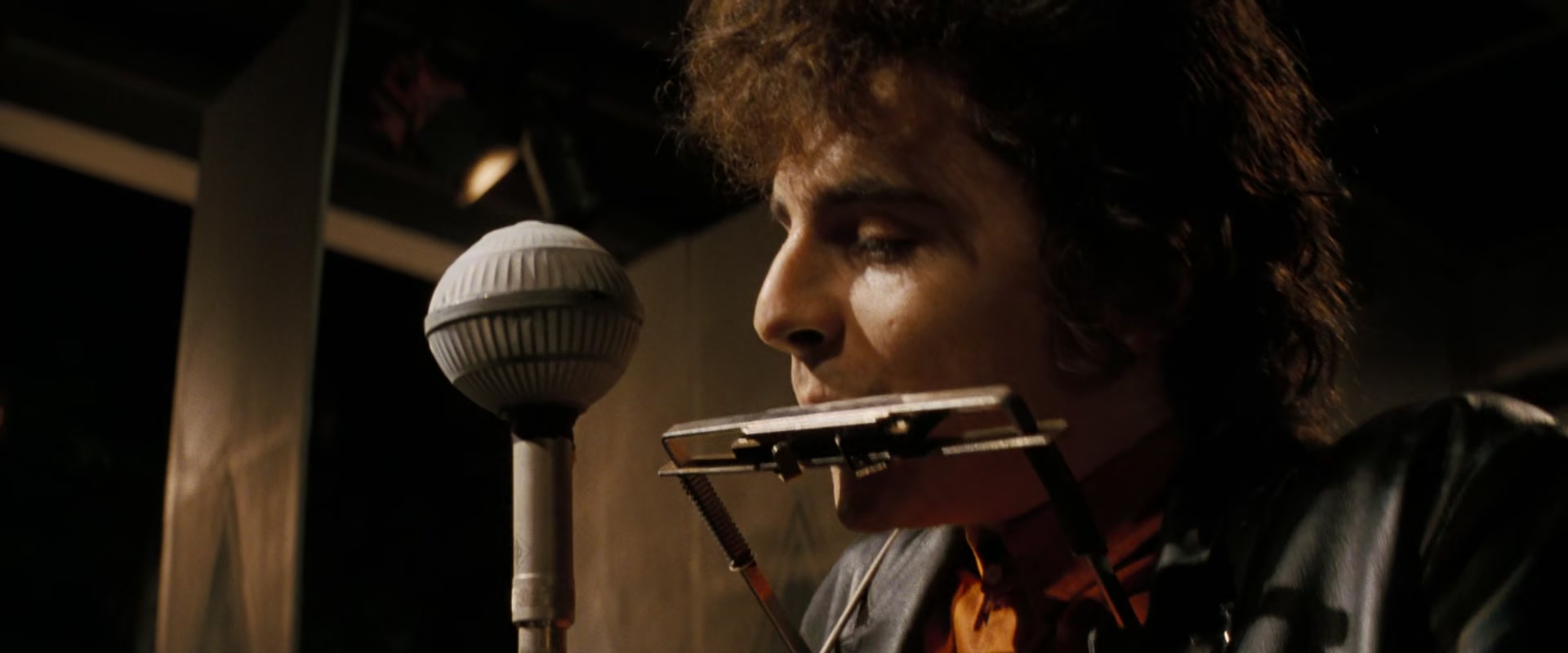 A_Complete_Unknown_2024_1080p_017981.jpg